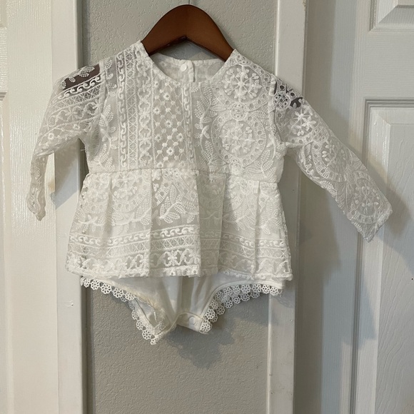 Elegant White Lace Kids Formal Dress - Picture 4 of 13